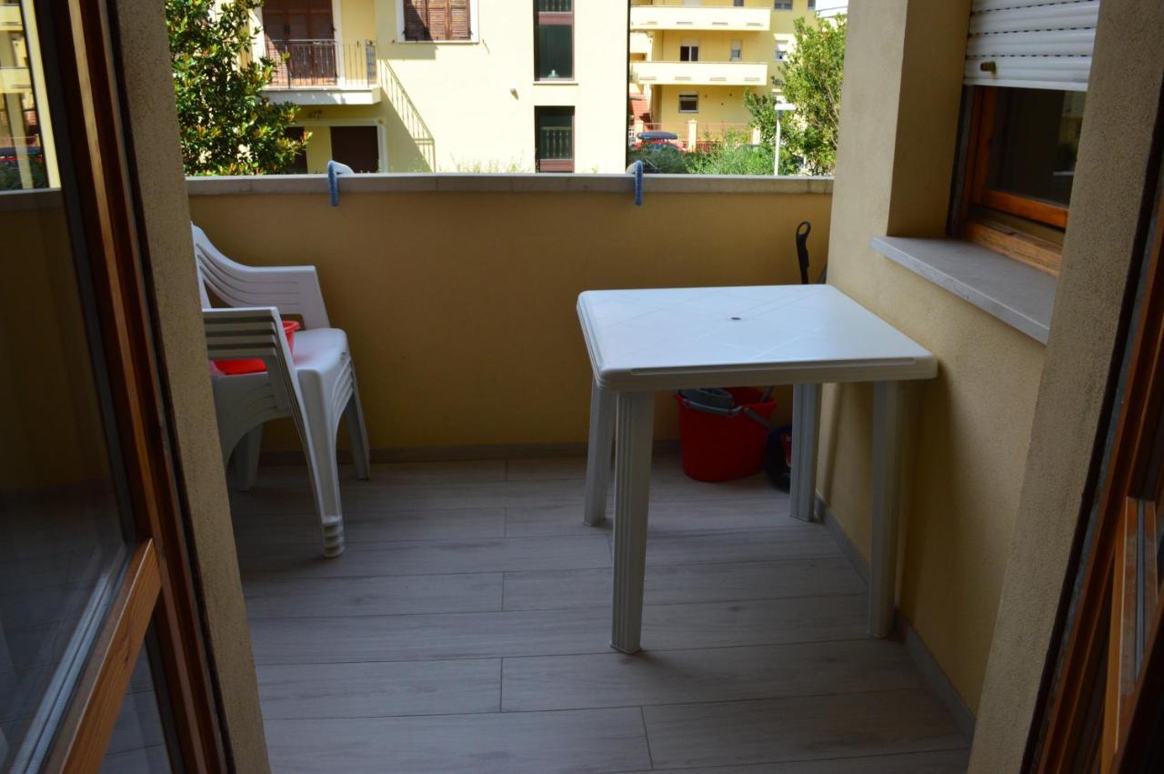 Apartamento Ad Un Passo Dal Mare Porto SantʼElpidio Exterior foto